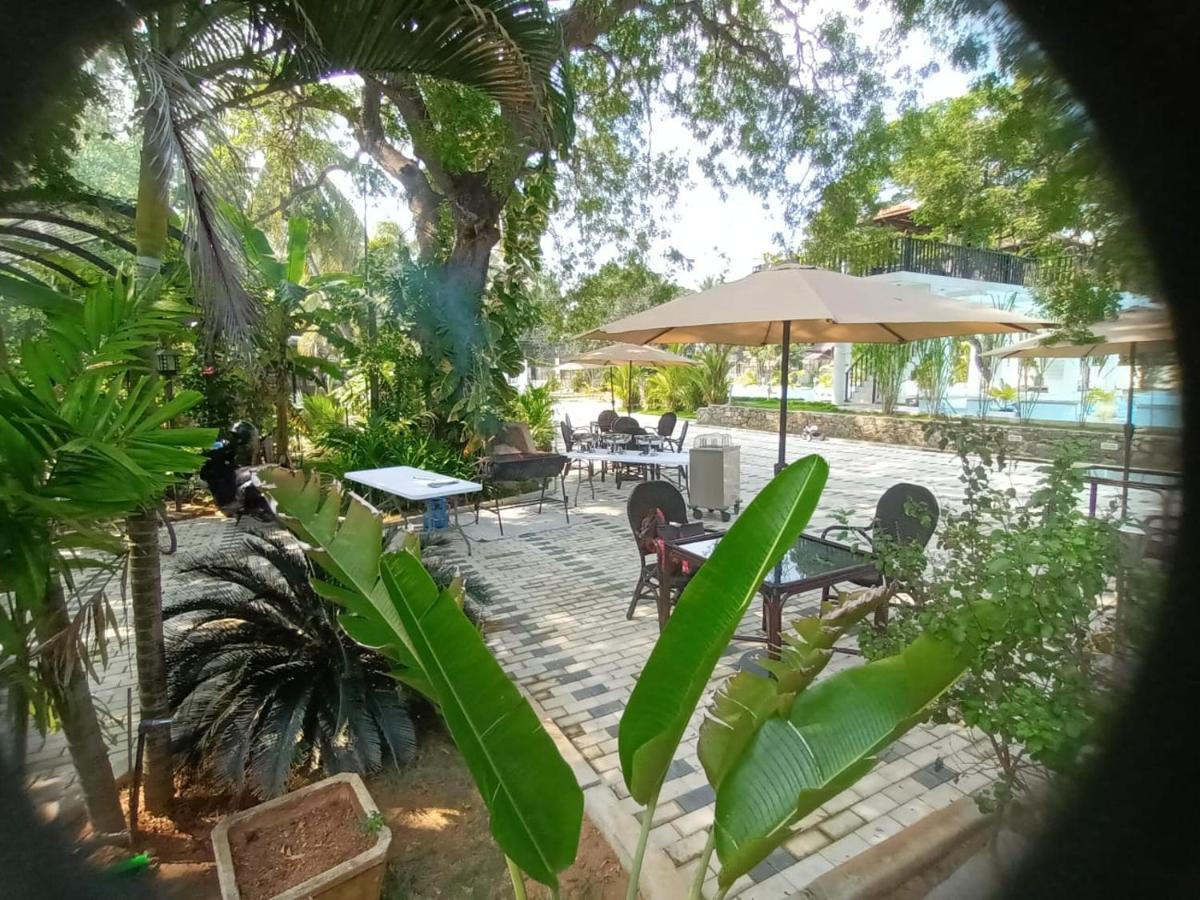 Lucky Beach Resort Trincomalee Exterior photo