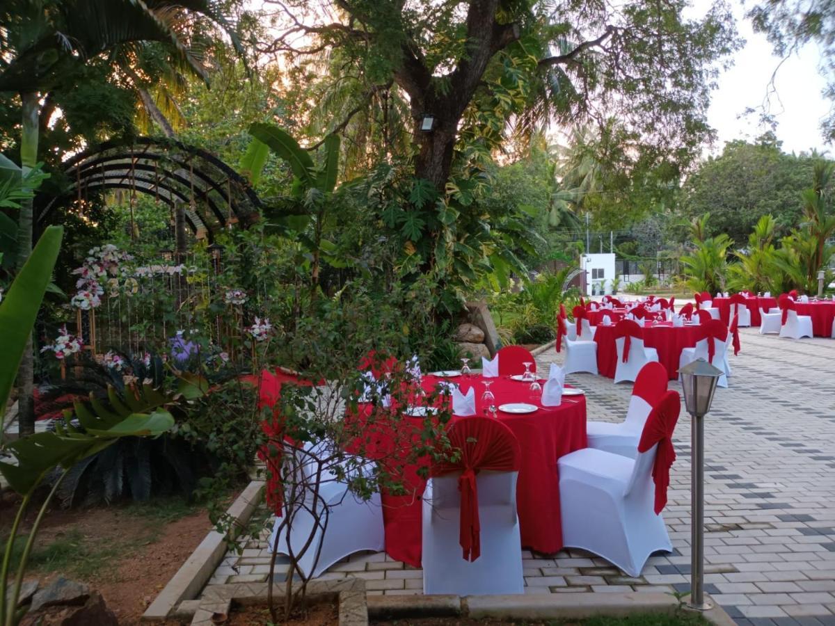 Lucky Beach Resort Trincomalee Exterior photo